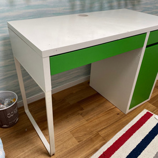 無料　IKEA 子供用デスク　机　差し上げます