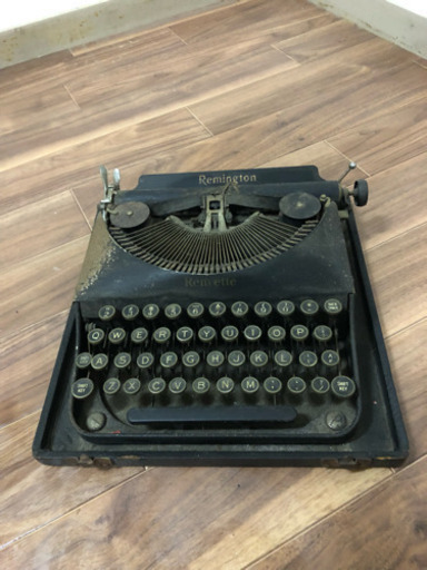 29 【ジャンク】海外製タイプライター