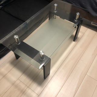 美品 ガラステーブルの画像
