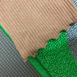 ベイクドカラートップス フリルの画像