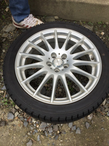 アルミホイール付きスタットレス215/45R17