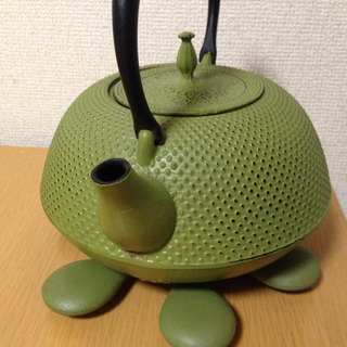 【売約済】岩鋳製 南部鉄器 鉄瓶と鍋敷きのセットの画像