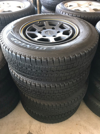 ハイエース用ホイール付きスタッドレスタイヤ★車に取り付け無料★