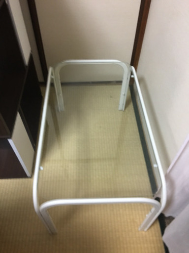 グラス テーブル