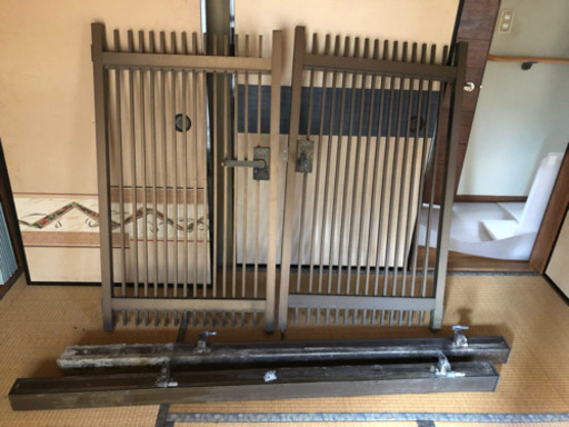 一軒家の門扉です。