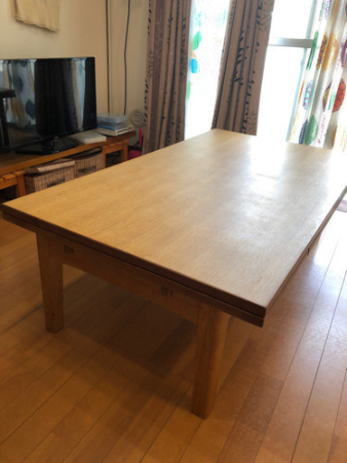 伸ばせるテーブル
