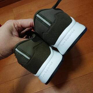 new balance スニーカー オリーブ 26.0の画像
