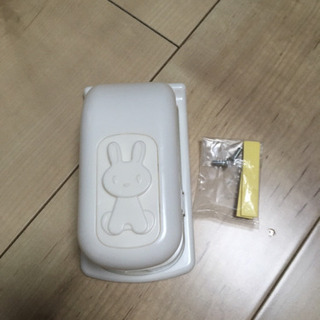 【同梱無料です】コンセントカバー