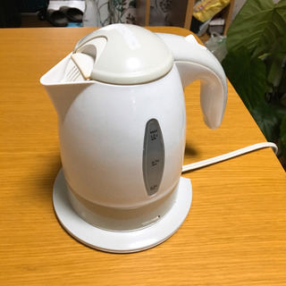美品！使いやすい電気ポット