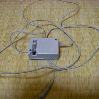 任天堂ゲーム機械の電源コードの画像