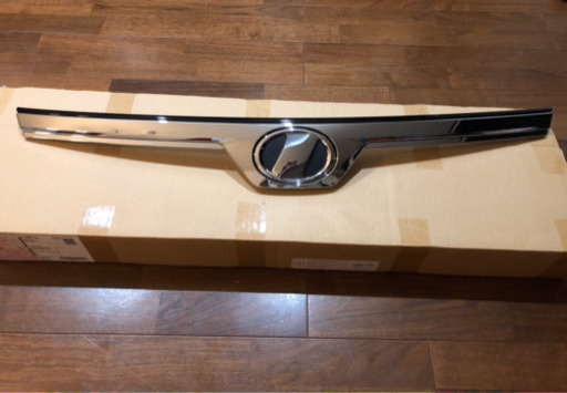 VOXY80系 純正フードトップモール