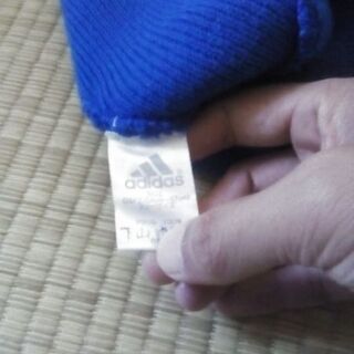 adidas 冬用子供帽子の画像