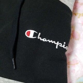Champion　フード付きトレーナー
