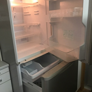SHARP冷蔵庫の画像