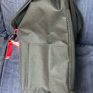 新品‼️ MARVEL フラップリュック レッド☆の画像