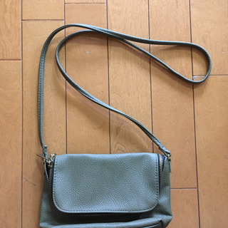 H&M カーキ　ショルダーバッグ