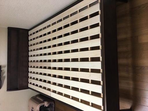 ＜値下げ＞ニトリ　セミダブルベッド（美品）