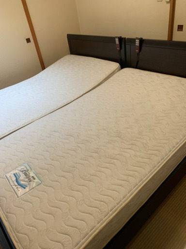 シモンズ　電動リクライニングベッド　1台