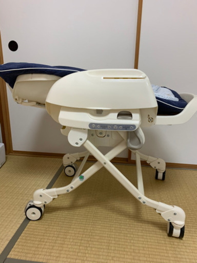 【美品】コンビ Combi ネムリラ オートスウィング（電動スウィング）ネイビー