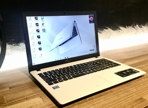 売却済み　ご覧頂きありがとうございました【全国配送も可能！送料も無料です！省電力モデル 人気のホワイト　ASUS 3rd】一宮市のパソコンさぽーとMr.Carnival（ミスカニ）です！PC修理・販売、iPhone&iPad修理店【PayPay&メルペイ使えます！】店頭在庫PCのご紹介です！受け渡しは店舗にて(^^)/【ASUS  第３世代 core i3 RAM4GB/HDD750GB】