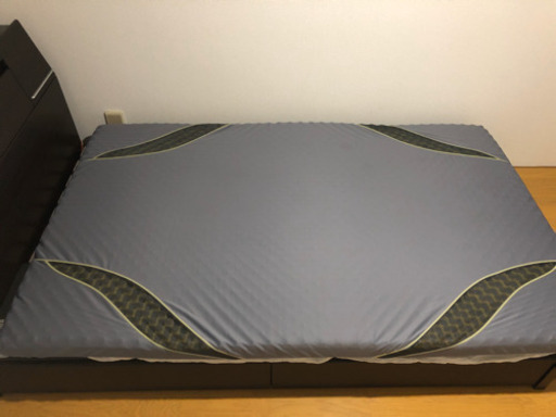 西川エアーマットレスAiR01セミダブル　専用カバー付き