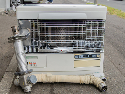 19B0400 B 札幌 燃焼良好 中古 サンポット 床暖房機能付き FF式石油ストーブ UFH-645UKF 暖房 灯油ストーブ