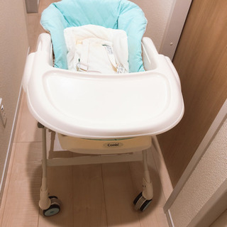 コンビ　ハイローチェア（手動）の画像