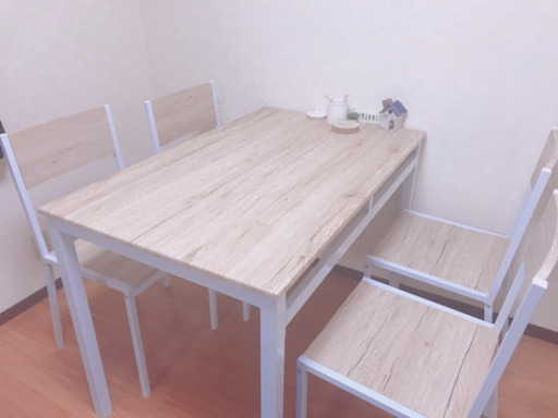 テーブル
