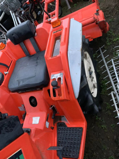 クボタXB-1中古トラクター4WDディーゼルロータリー付け