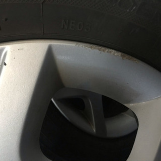 キューブ純正アルミ タイヤの画像