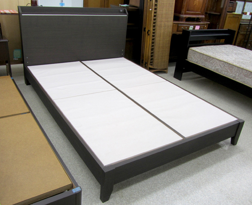 ニトリ ダブルベッド 枠のみ ブラウン コンセントあり 札幌市北区