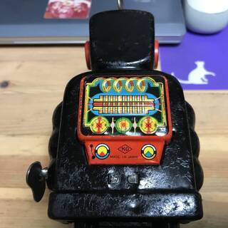 ヨシヤ 1960年代 のHIGH-WHEEL ROBOT です。飾ってその存在感には圧倒されます。の画像