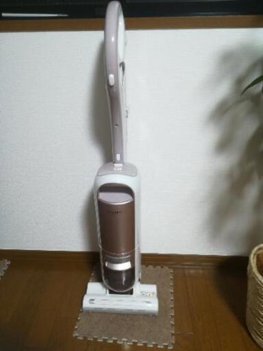 シャープ　縦型サイクロン式掃除機