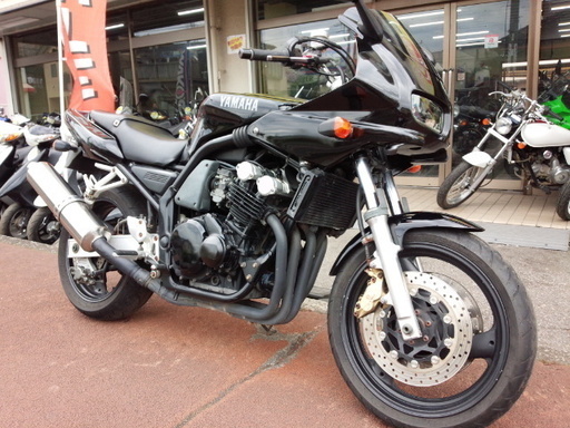 NO.2900　ＦＺ４００　水冷４サイクル１６バルブ４気筒　ブラック　☆彡