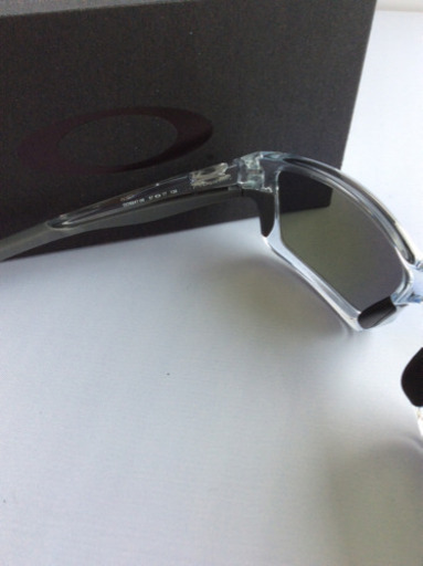 オークリー　サングラス　新品　型式:9247/06