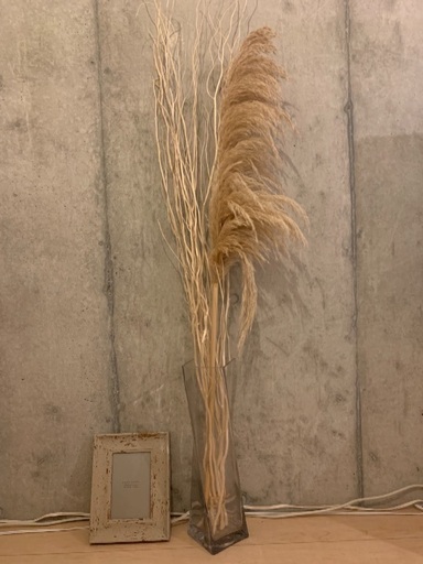 白い枝とフサフサ草(花瓶付き)