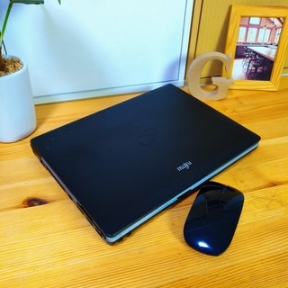 corei5メモリ12Gで超高性能！　コンパクト軽量で持ち運びも...