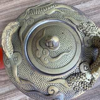 龍の顔をもつやちむん 大きな急須の画像