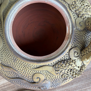 龍の顔をもつやちむん 大きな急須の画像