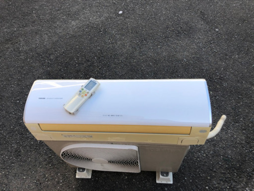 値下げ！　東芝　超省エネタイプ　4キロ200V エアコン　エアコンクリーニング済み