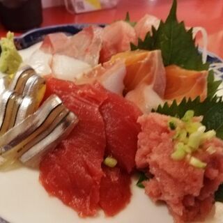 もてなしや　お刺身御膳（８点盛り・６点盛り・４点盛りの写真です）