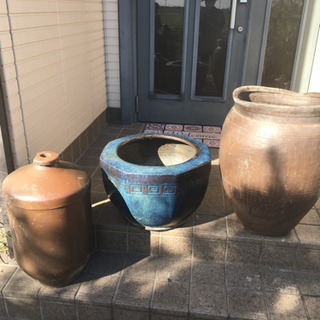 水がめ、火鉢、焼酎がめ、