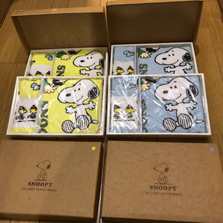 【訳あり】スヌーピー  箱入りタオルセットとタオル吊りの画像