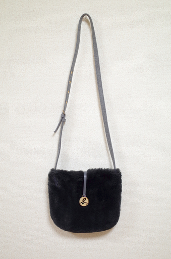 美品【agnes b.（アニエスベー）】ファー\u0026フェルト ショルダーバッグ