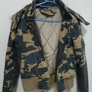 【お譲りします】迷彩柄ブルゾン【レディース】