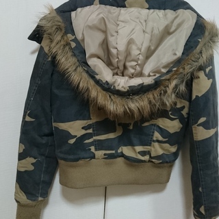【お譲りします】迷彩柄ブルゾン【レディース】の画像