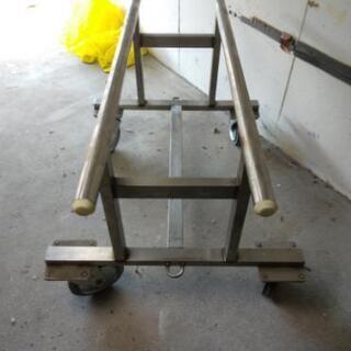 ジェットスキー保管台車の画像