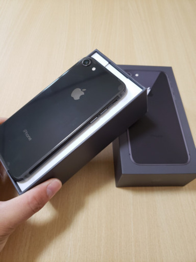 iPhone8 64GB スペースグレー au 未使用 SIMフリー　税込
