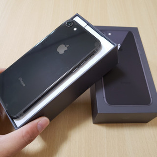 SIMフリー iphone8 64GB 黒 一括購入品 au 未使用