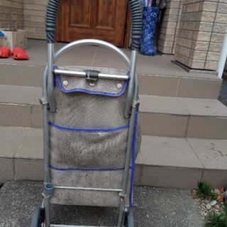 (取り引き中)荷物　カートの画像